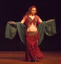 Piper's lyrical and dynamic veil dancing at Belly Dance Magic 2007 272R