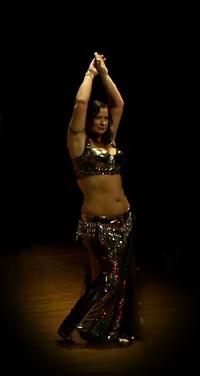 Sara Beth dances with the Daughters of Rhea at Belly Dance Magic 2007