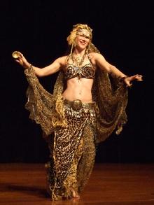 Melina in Gypsy splendor at Belly Dance Magic 2007 206R