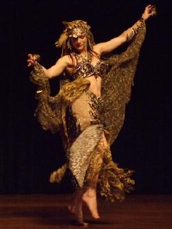 Melina in Gypsy splendor at Belly Dance Magic 2007 468B