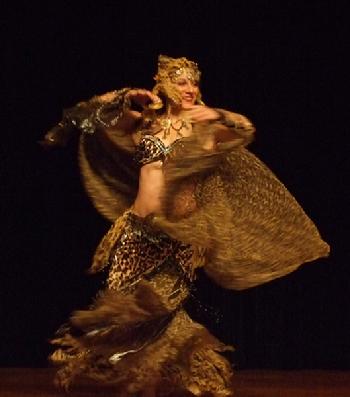 Melina in Gypsy splendor at Belly Dance Magic 2007 467B