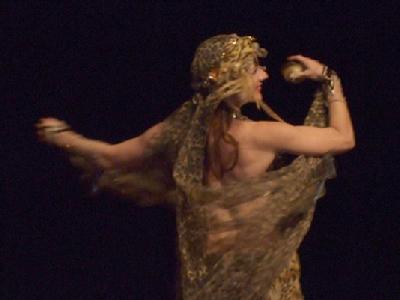 Melina in Gypsy splendor at Belly Dance Magic 2007 204R