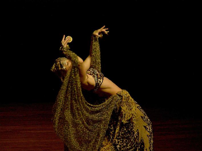 Melina in Gypsy splendor at Belly Dance Magic 2007 - Back Bend